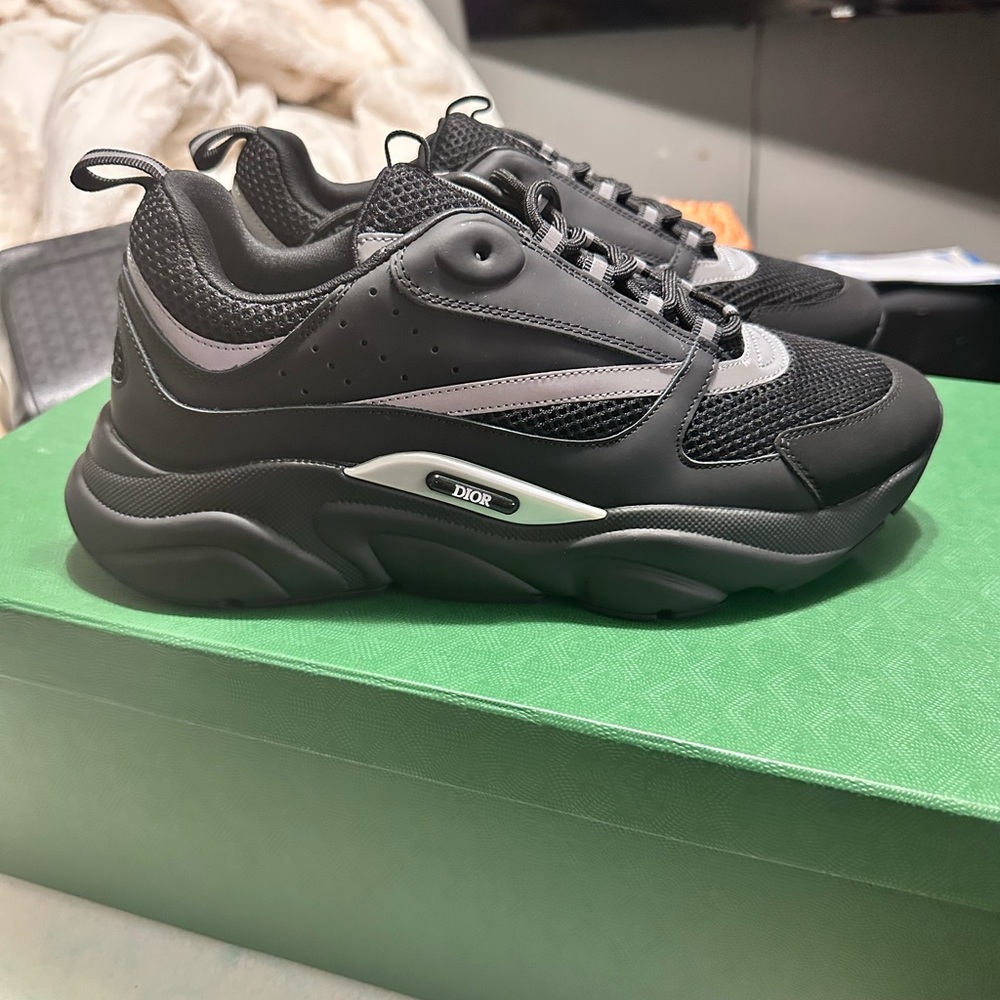 Dior b22